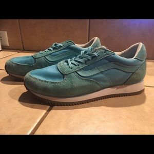 Used Like New: VANS UltraCush Runner. Aqua Sea Blue Suede. Men’s 7.5 / Woman’s 9